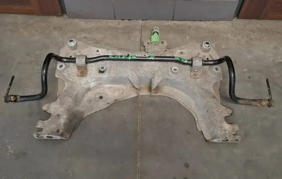 Renault Captur Front anti-roll bar/sway bar 546113546R