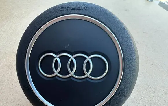 Audi Q2 - Steering wheel airbag 82A880201J 638245200