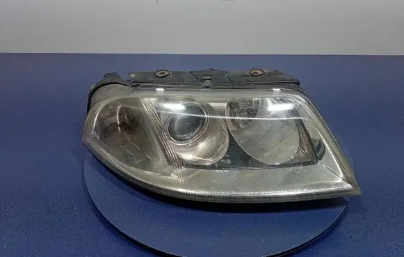 Volkswagen PASSAT B5.5 Headlight/headlamp 3B0941016AN