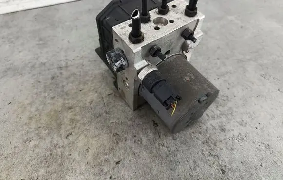 Skoda Superb B5 (3U) ABS Pump