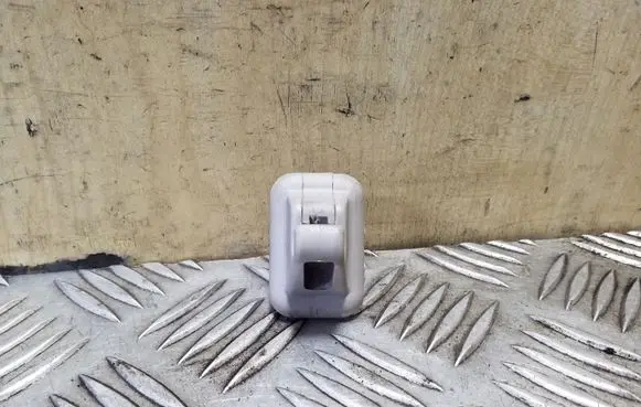 Sun visor clip/hook/bracket