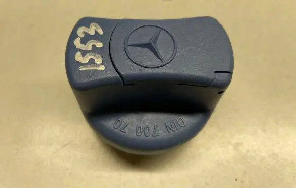 Mercedes-Benz Sprinter W906 Adblue tank cap A0004702705 0004702705