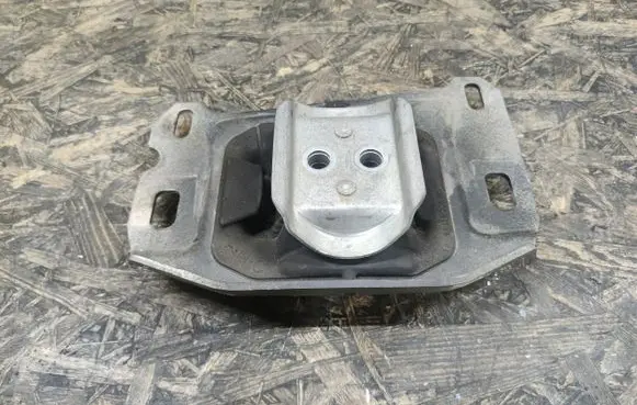 Citroen DS7 Crossback Gearbox mount 9813699680