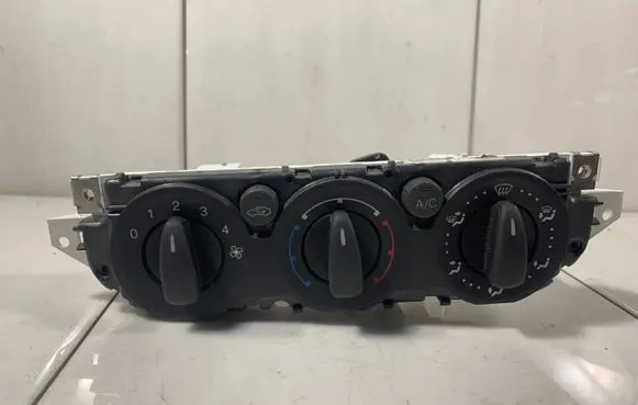 Ford Focus Climate control unit 7M5T19980B