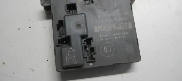 Mercedes-Benz E W211 Door control unit/module 2118704126