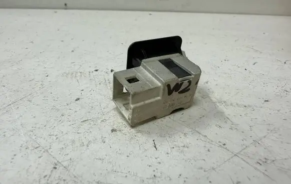 Mercedes-Benz E W211 Front door sensor coupe 2028209410 30011501