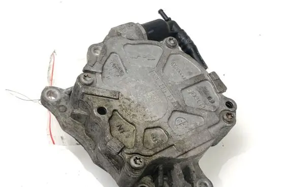 Skoda Fabia Mk1 (6Y) Vacuum pump 03L145100G