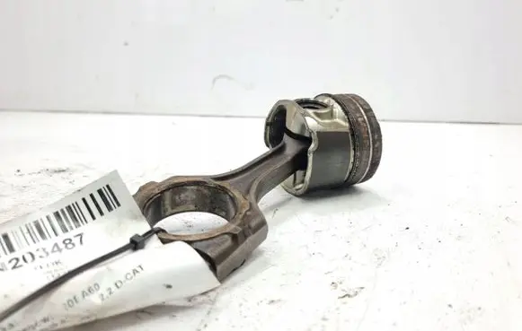Toyota Auris 150 Piston with connecting rod