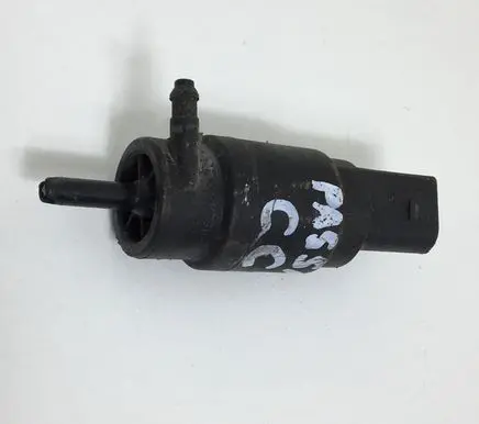 Volkswagen PASSAT CC Windscreen/windshield washer pump 1K5955651