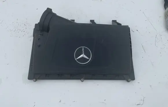 Mercedes-Benz V Class W447 Air filter box cover 70548446 70587279