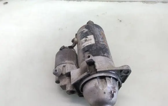 Opel Zafira A Starter motor