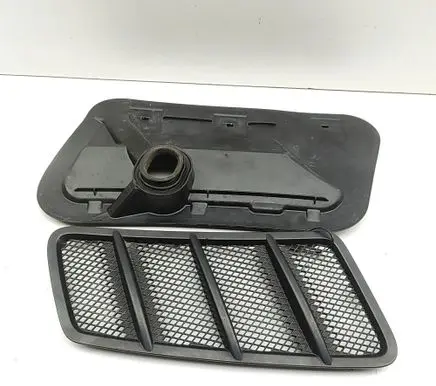 Mercedes-Benz GLE (W166 - C292) Quarter panel pressure vent A1668800205 A1668801205