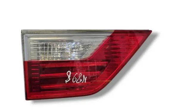 Tailgate rear/tail lights