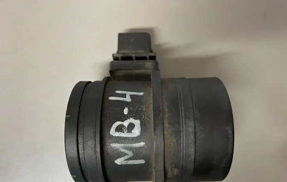 Mercedes-Benz Sprinter W901 W902 W903 W904 Mass air flow meter A0000942048 0281002585