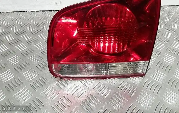 Tailgate rear/tail lights
