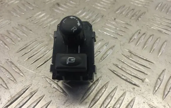 Nissan Navara D23 Wing mirror switch