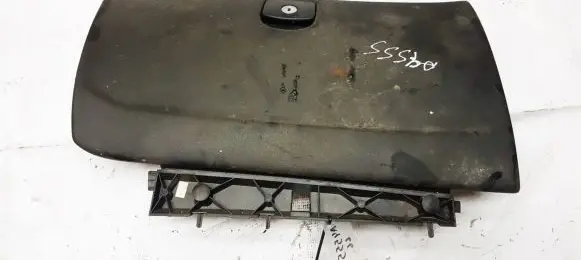 Glove box