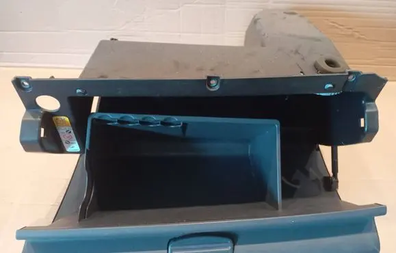Mitsubishi Colt CZ3 Glove box MN140025ZZ 40024ZZ 387447