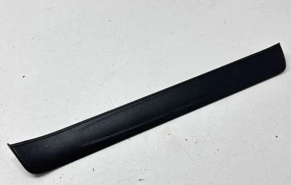 Toyota Highlander XU50 Front sill trim cover 679110E060