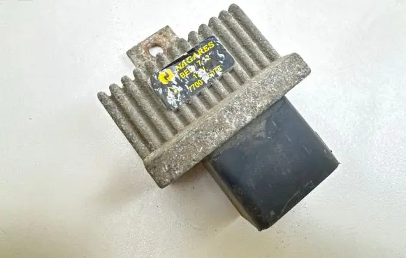 Mitsubishi Carisma Glow plug pre-heat relay 7700115078 BED712