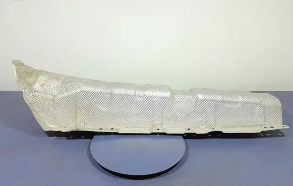 Dacia Sandero Exhaust heat shield 747518730R
