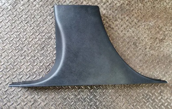 (B) pillar trim (bottom)