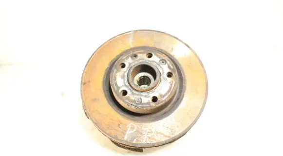 Opel Combo E Front wheel hub spindle knuckle