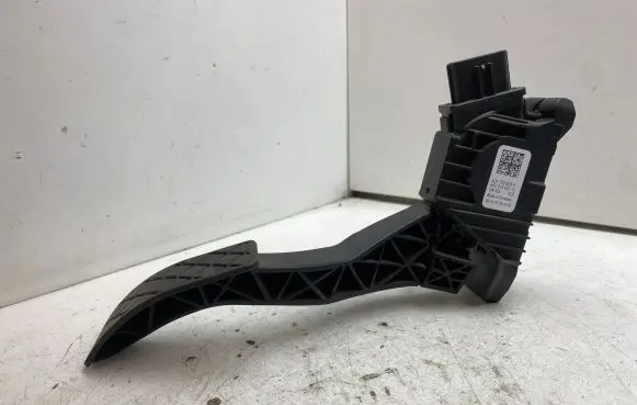 Volkswagen PASSAT B8 Accelerator throttle pedal 5Q1723503H