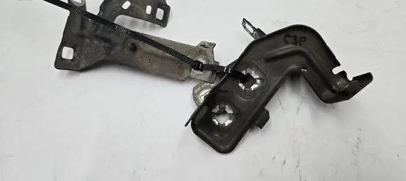 BMW 4 F32 F33 Fender mounting bracket 7255824