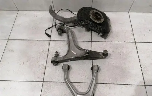 Maserati GranTurismo Front wheel bearing hub 670039063
