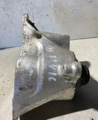 Honda Civic Engine mount bracket