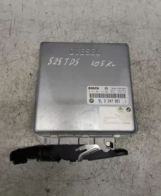 BMW 5 E39 Engine control unit/module 2247891 0281001373