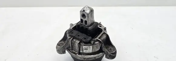 BMW 5 GT F07 Engine mount bracket 7935149