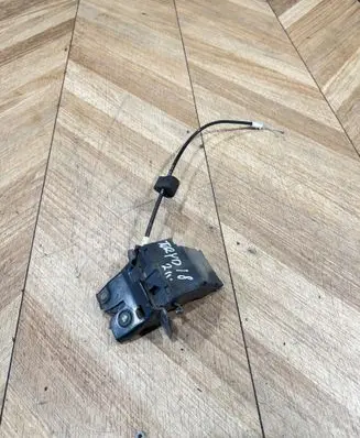 Mercedes-Benz E W211 Loading door lock A1717500085 A1717500185