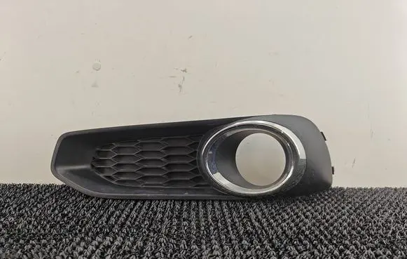 Subaru Legacy Front bumper lower grill 57731AJ810 57731AJ670