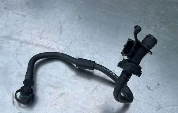 Volkswagen Golf VII Vacuum line/pipe/hose 5Q0612041AJ