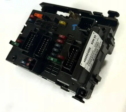 Peugeot 307 Fuse module 9650664080