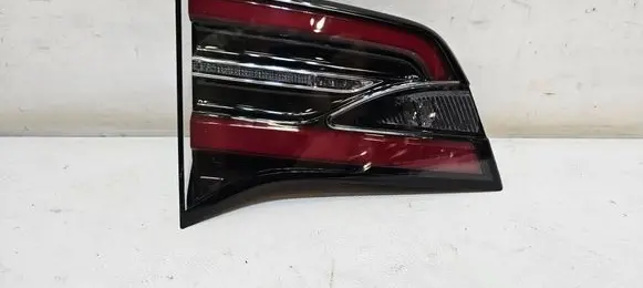 Tesla Model X Tailgate rear/tail lights 1034338-00-B