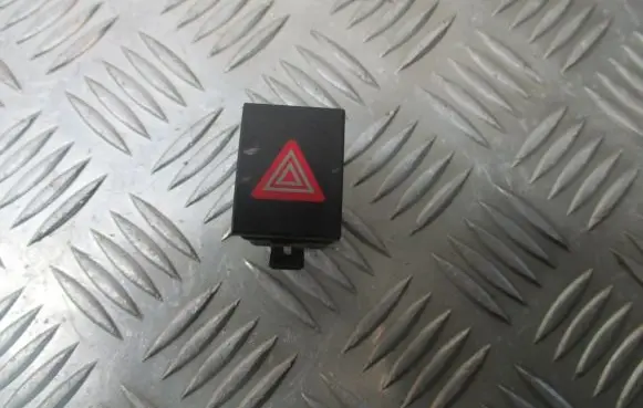 Volkswagen Polo IV 9N3 Hazard light switch 6Q0953235