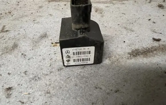Mercedes-Benz ML W163 ESP acceleration yaw rate sensor A1635420618 10098000461