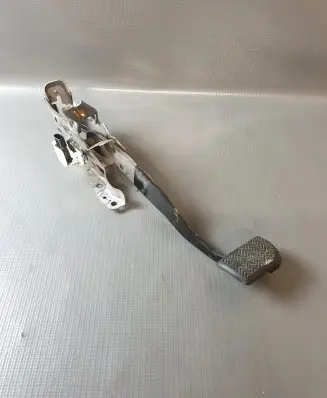 Toyota C-HR I Brake pedal 8951047040