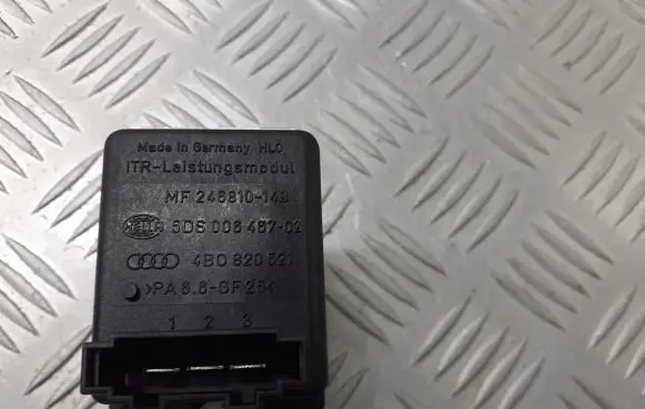 Audi A6 S6 C5 4B Heater blower fan relay 4B0820521