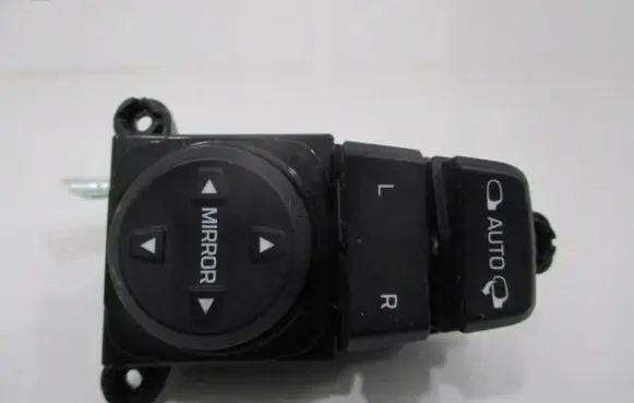Hyundai Tucson TL Wing mirror switch 93573-D3000