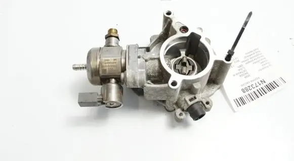 Skoda Octavia Mk3 (5E) Vacuum pump 06K145100B
