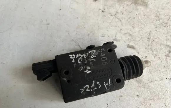 Opel Astra G Central locking motor 90460062