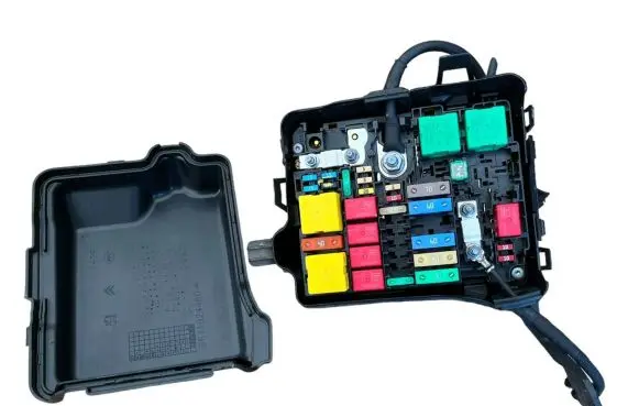 Opel Crossland X Fuse box set 9671924480