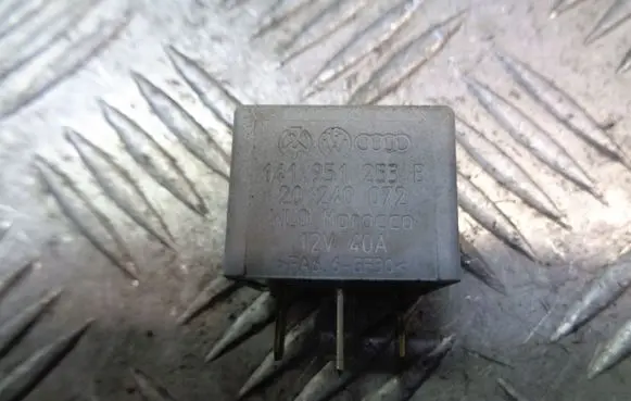 Volkswagen Sharan Other relay 141951253B
