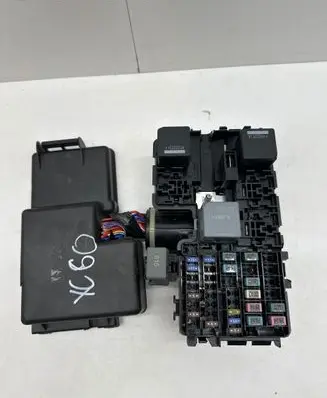 Volvo XC60 Fuse module 31384034 K067R