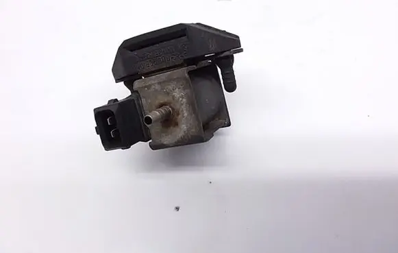 Volkswagen Golf III Turbo solenoid valve 1H0906300