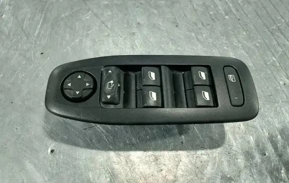 Peugeot 208 II Quarter vent window switch 98242539ZD